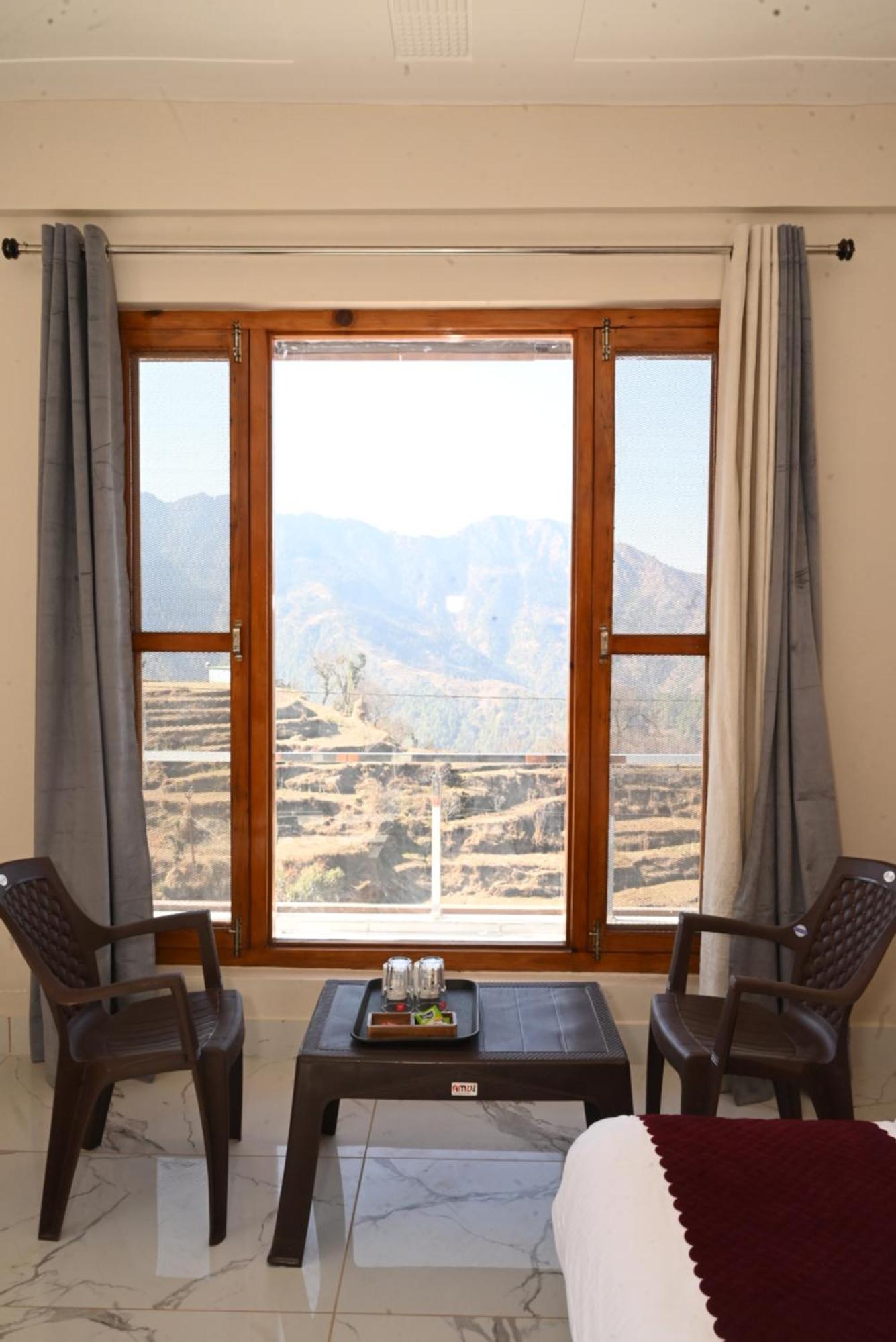 Himalayan Hill Top Resort Kanatal Exterior foto